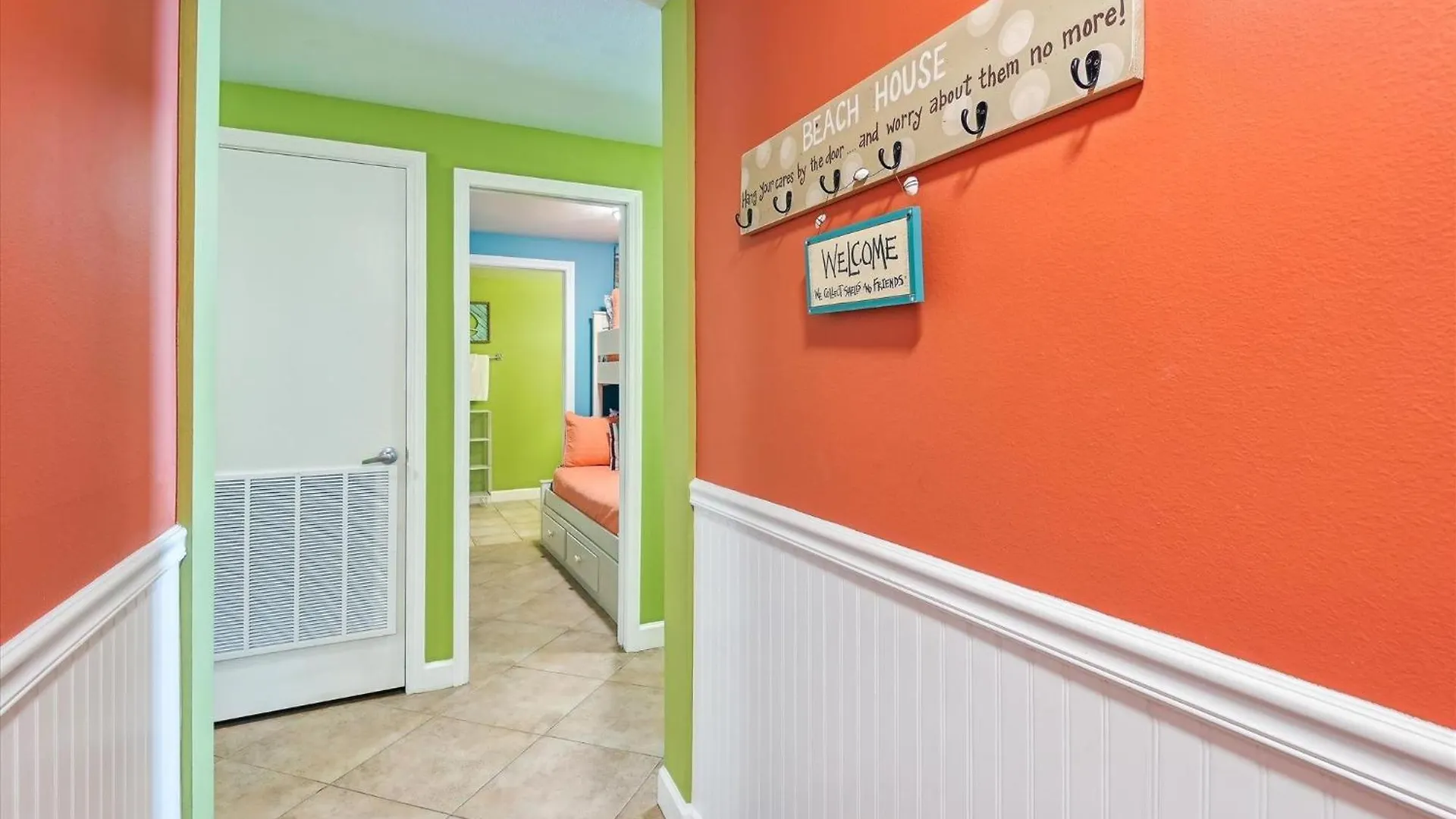 Apartment Shores Of Panama 521 - 2 Bedroom Bunks Sleeps 6, Reserved Parking! Condo Panama City Beach United States