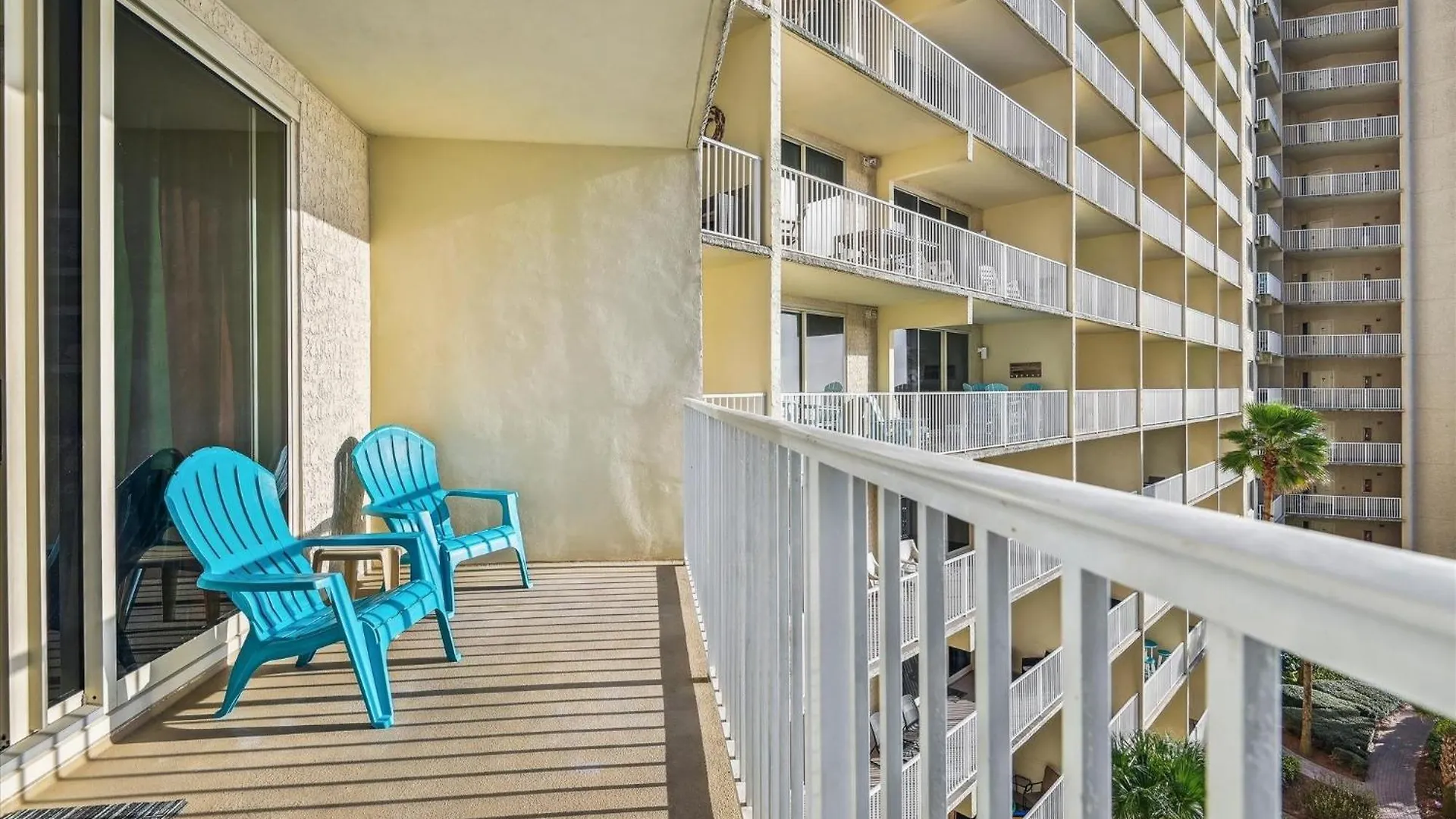 Shores Of Panama 521 - 2 Bedroom Bunks Sleeps 6, Reserved Parking! Condo Panama City Beach