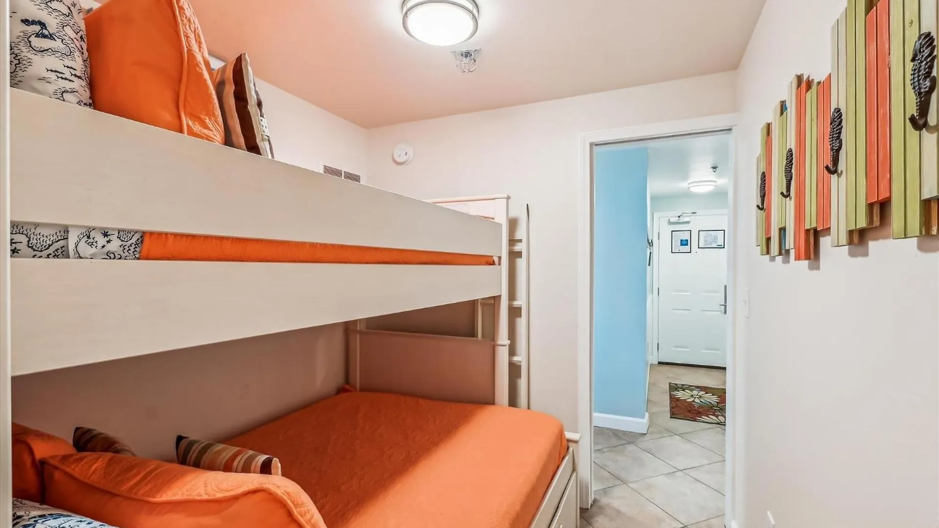 Apartment Shores Of Panama 521 - 2 Bedroom Bunks Sleeps 6, Reserved Parking! Condo Panama City Beach