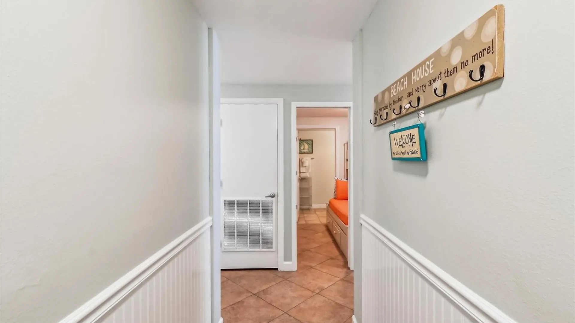 Shores Of Panama 521 - 2 Bedroom Bunks Sleeps 6, Reserved Parking! Condo Panama City Beach Apartment