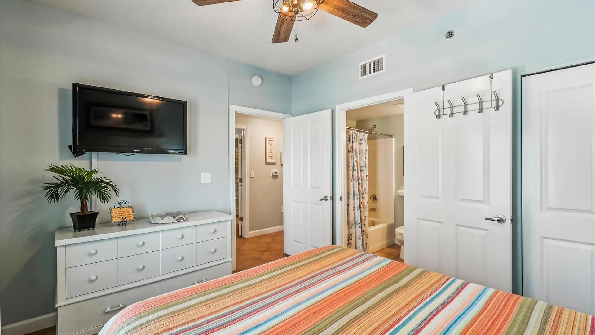 Apartment Shores Of Panama 521 - 2 Bedroom Bunks Sleeps 6, Reserved Parking! Condo Panama City Beach