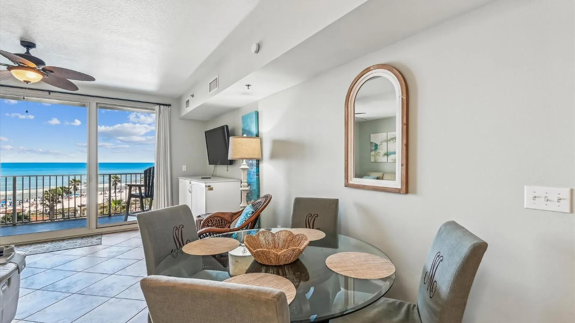 Shores Of Panama 521 - 2 Bedroom Bunks Sleeps 6, Reserved Parking! Condo Panama City Beach Apartment