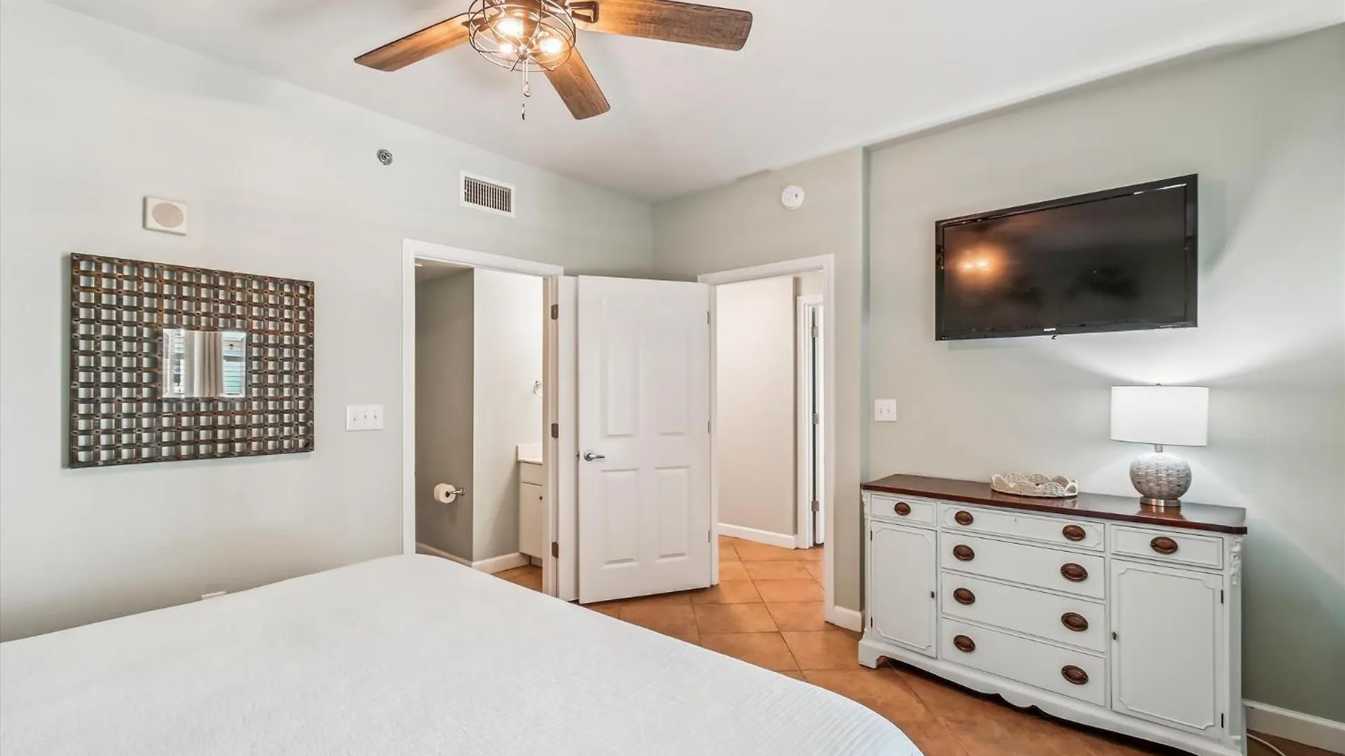 Apartment Shores Of Panama 521 - 2 Bedroom Bunks Sleeps 6, Reserved Parking! Condo Panama City Beach United States